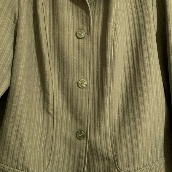 Versatile Fashion Jacket, Dressy or Casual, Unlined, Holiday Ready, Multi-Season - Picture 3 of 10